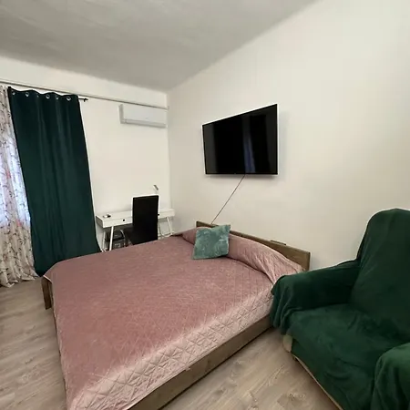 Airport17 Bed & Breakfast *