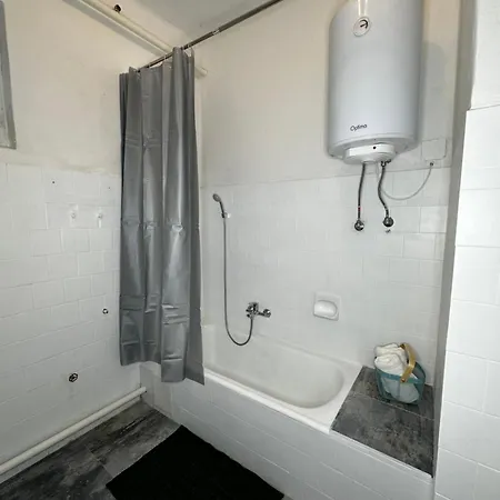 Bed & Breakfast Airport17