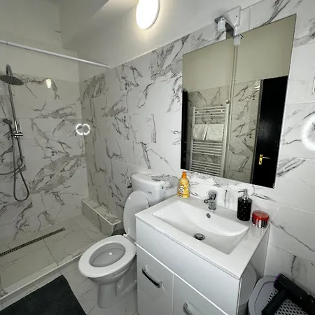 Airport17 Bed & Breakfast 3*